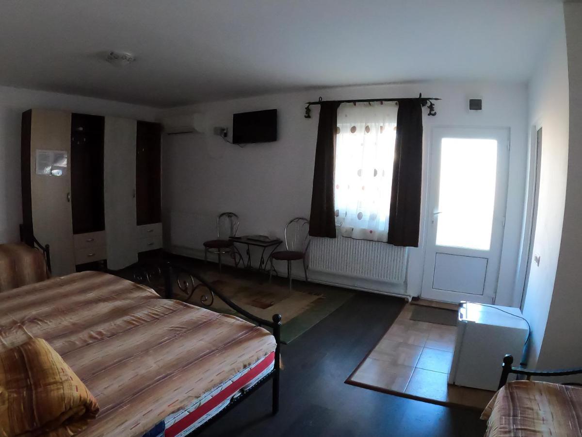 Motel Aris Meridian Piatra Neamţ Exterior foto