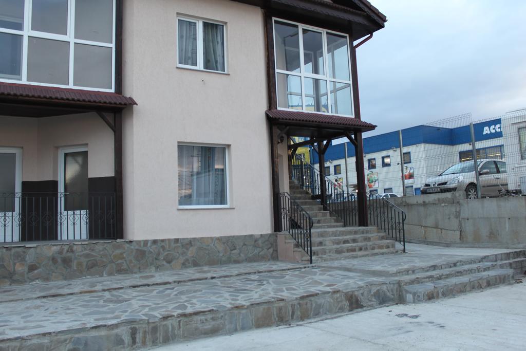 Motel Aris Meridian Piatra Neamţ Exterior foto